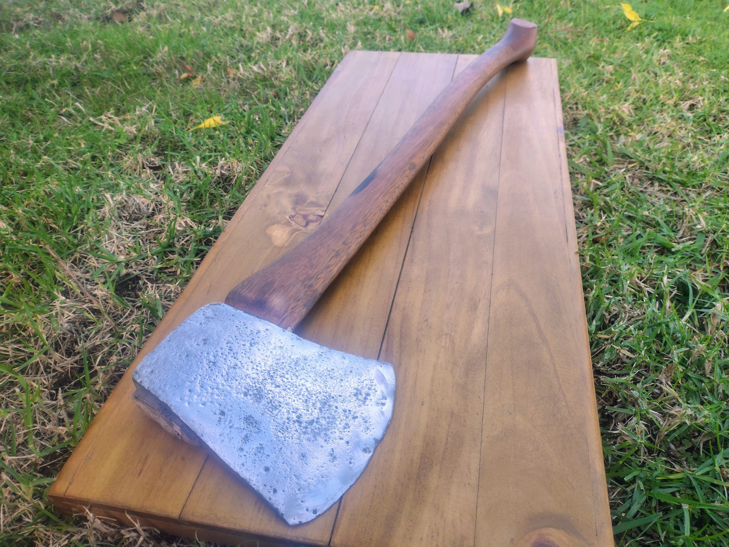 Plumb Felling Axe with Palm Swell - Image 9